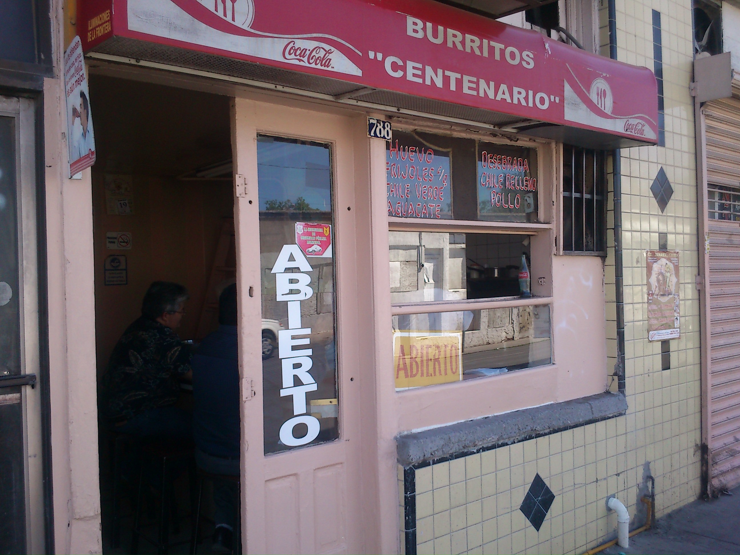 Y así es como se hacen unos ricos burritos en Ciudad Juárez ) 